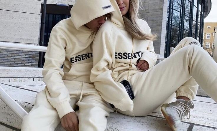 Essentials Tracksuit Graceful Clothing for All Occasions