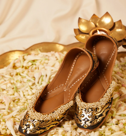 punjabi wedding juttis